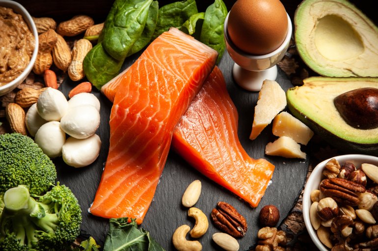 Рекомендуемые к&nbsp;употреблению в&nbsp;пищу продукты при сахарном диабете: орехи, авокадо, красная рыба