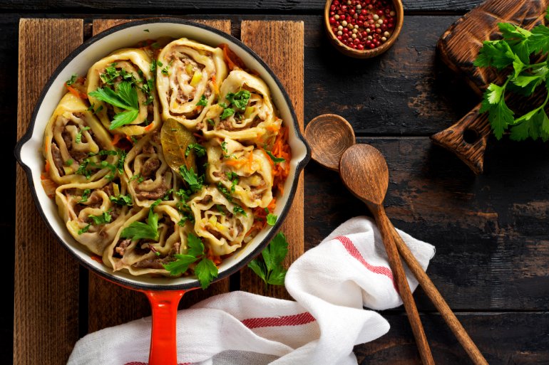 Галушки, тушковані з&nbsp;м’ясом та&nbsp;картоплею