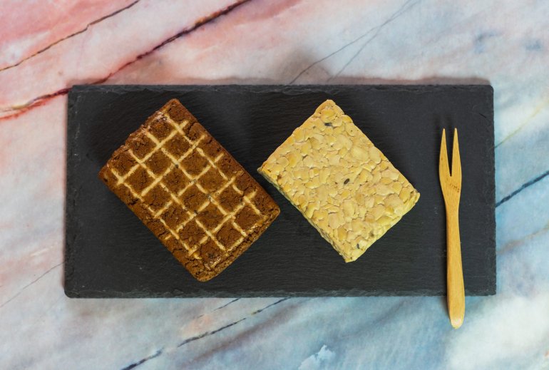 Темпе - це ферментовані соєві боби