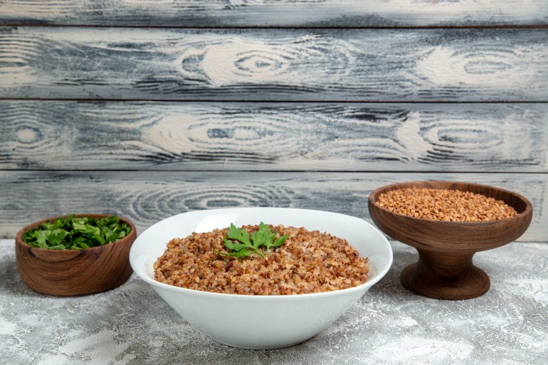 Гречана каша містить велику кількість поживних речовин