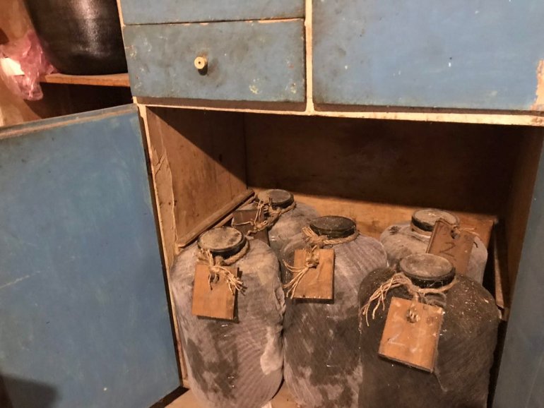 Контабас, бутильований у&nbsp;1993&nbsp;році © kontapel.com