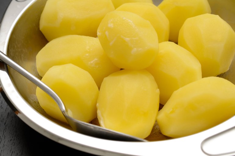 Картоплю для пюре важливо починати варити в&nbsp;холодній воді