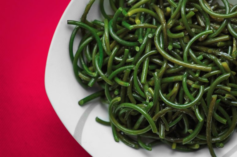 Маринованные чесночные стрелки