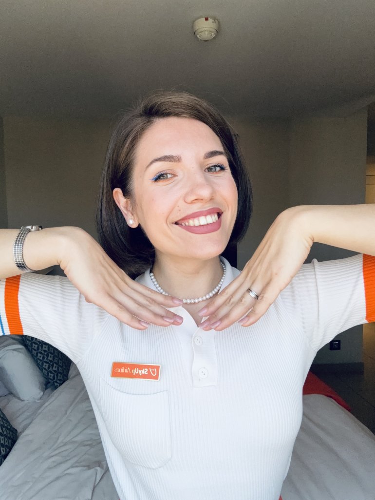 Бортпровідниця та&nbsp;блогерка ZAHMARNА