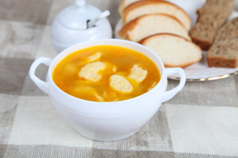 Пшоняний суп з&nbsp;галушками