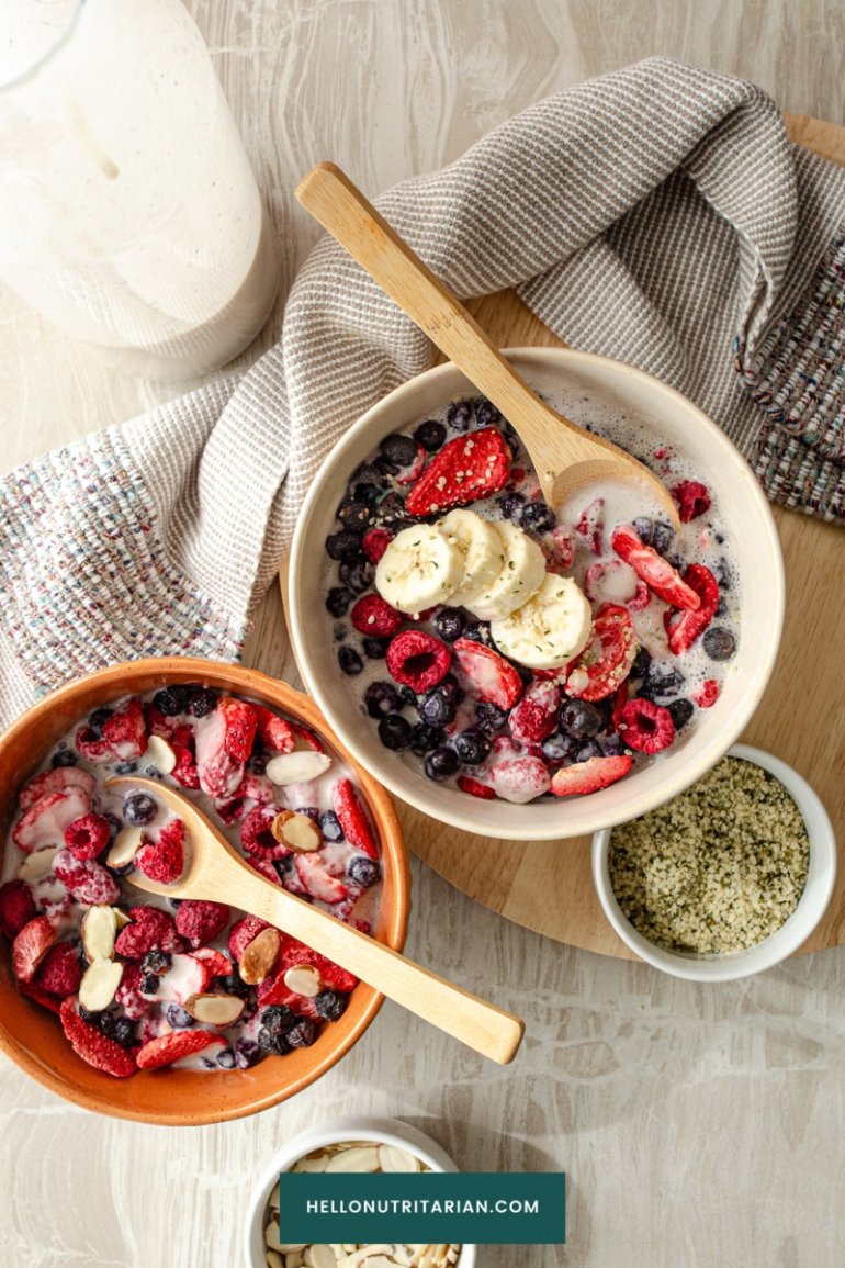 Сніданок із сублімованими фруктами. Фото: hellonutritarian.com