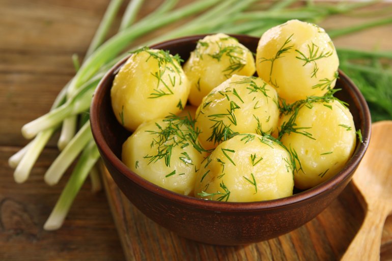 Варена молода картопля
