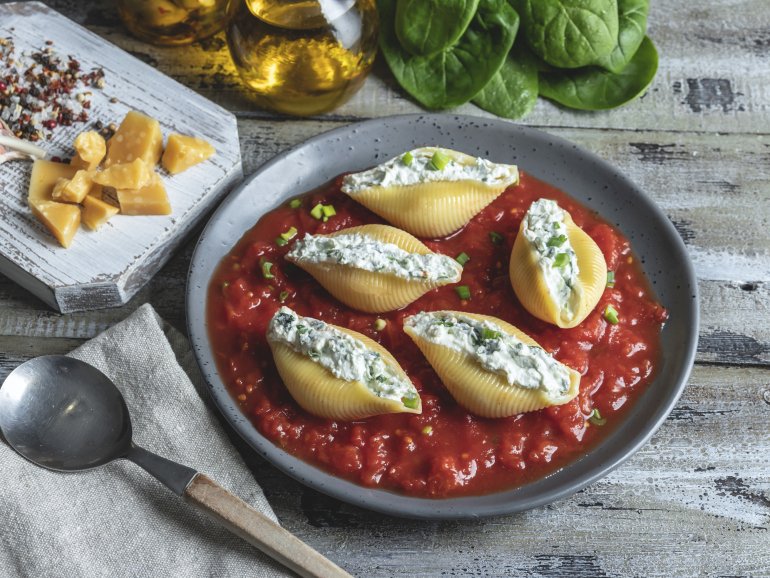 Макаронные ракушки, начиненные шпинатом и&nbsp;рикоттой