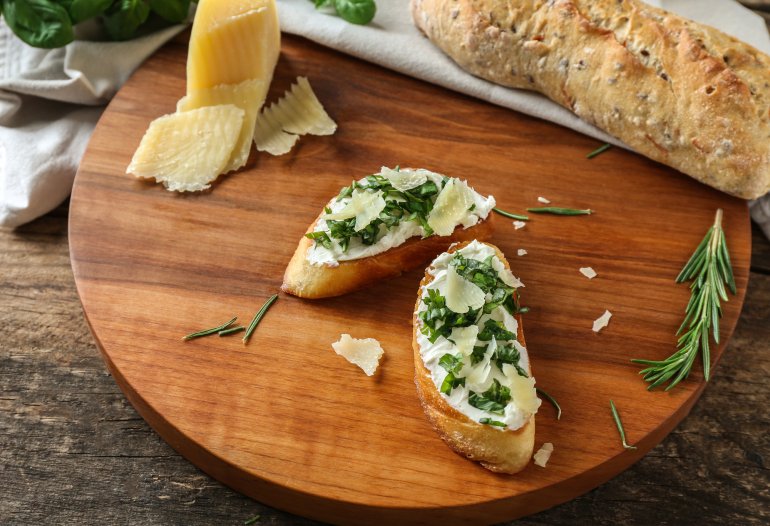 Бутерброд с&nbsp;сыром и&nbsp;зеленью