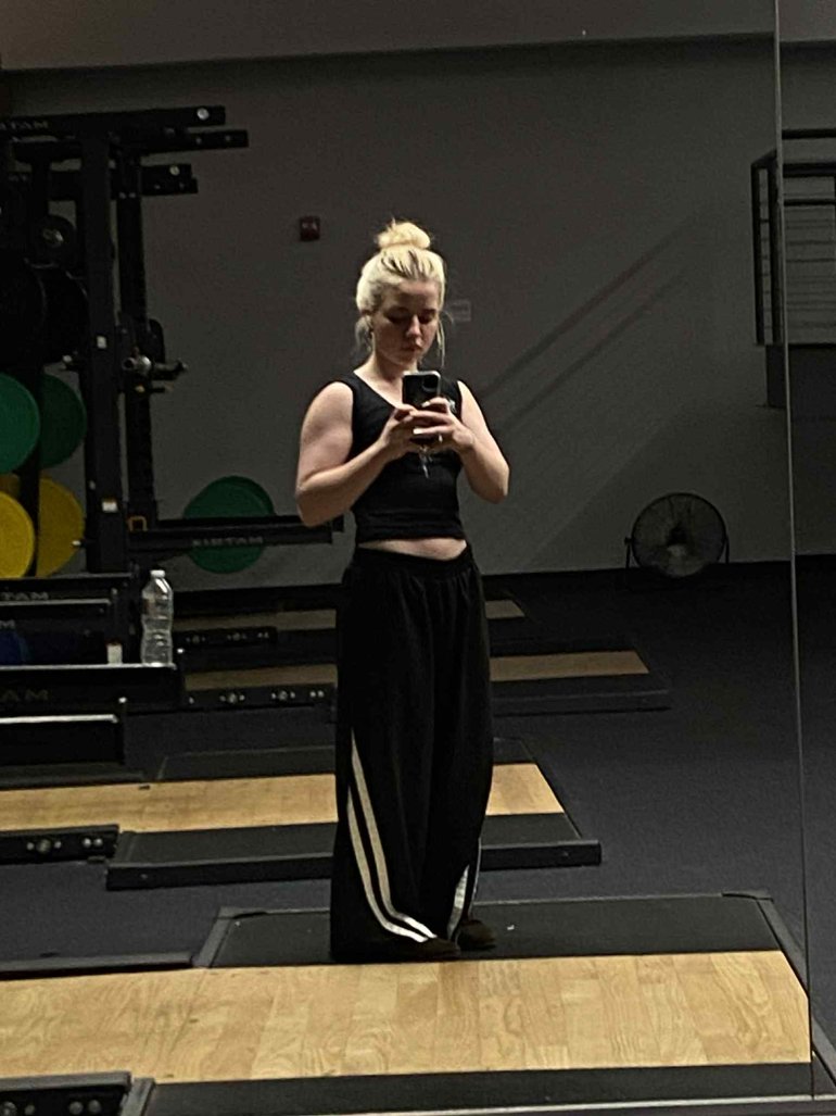 Зараз Соня активно тренується