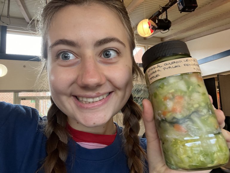 Олександра з&nbsp;ферментованими овочами власного виробництва