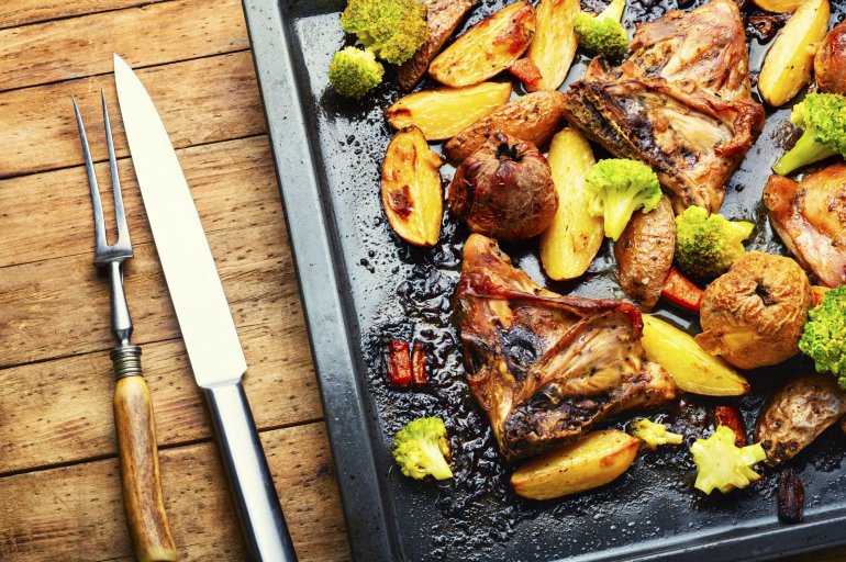 Курка з&nbsp;картоплею й&nbsp;броколі