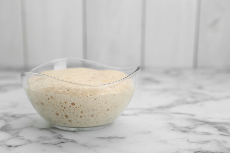 Перед приготуванням опари перевірте термін придатності дріжджів