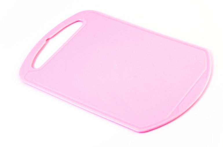 На пластикових дошках швидше розмножуються бактерії