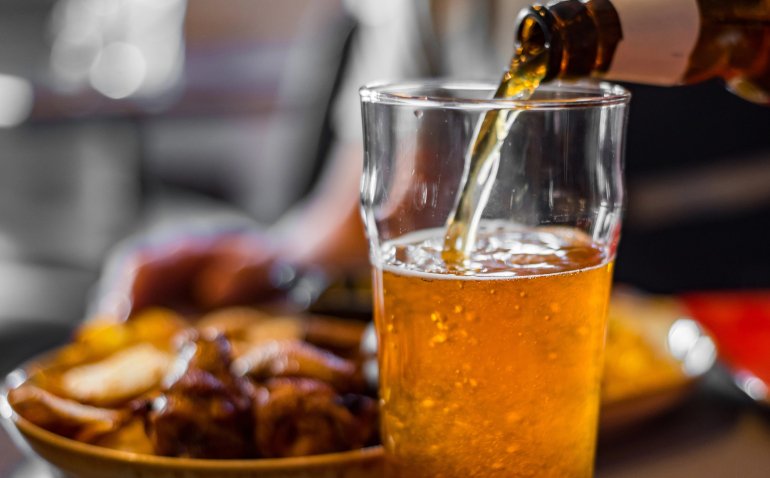 Сидр для коктейлю можна використовувати як солодкий, так і сухий