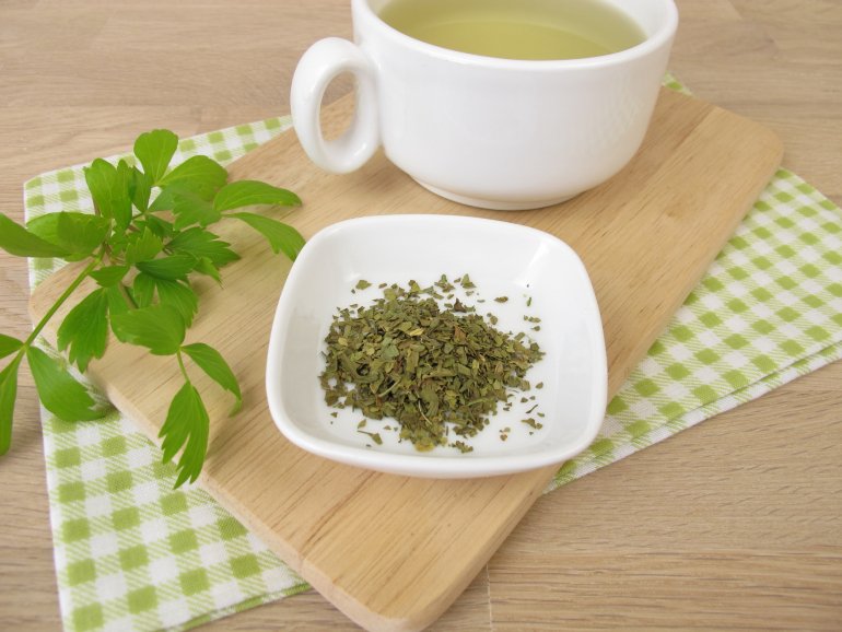 Чай з любистком