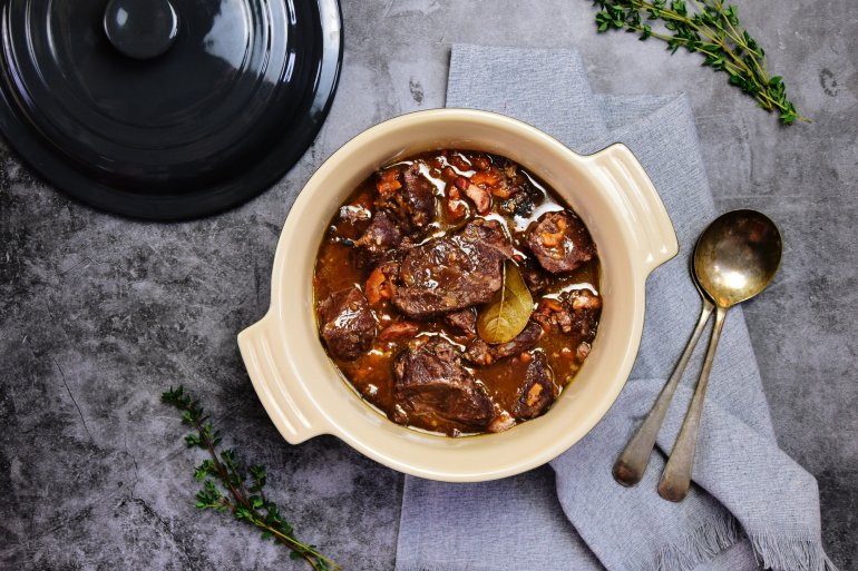 Яловичина по-бургундськи